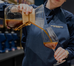 premium coffee beans flor de oro lavazza 1895 anaerobic washing method and artisanal roasting complex and balanced aromas