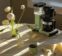 cafetiere filtre domestique pastel