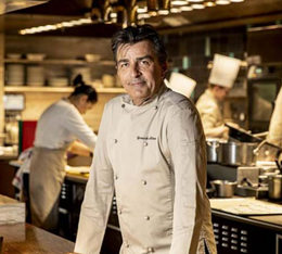 chef yannick alleno en cuisine