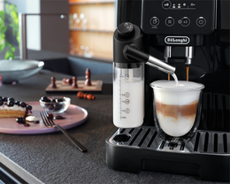DELONGHI Magnifica Start FEB 2291.B preparation cappuccino