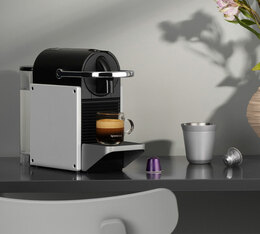 Machine à capsules compatibles Nespresso® Pixie grise - DELONGHI profil
