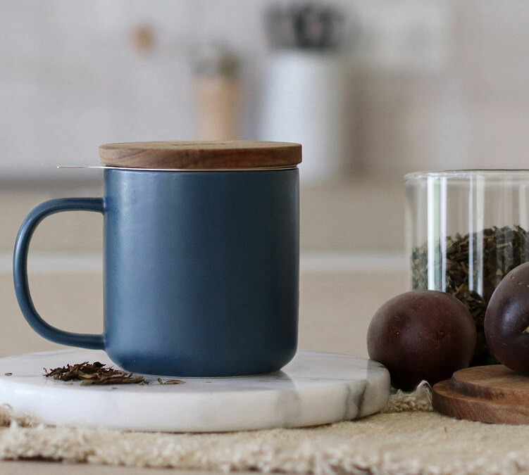 Tisani&egrave;re en gr&eacute; bleu 30 cl ogo living avec infuseur