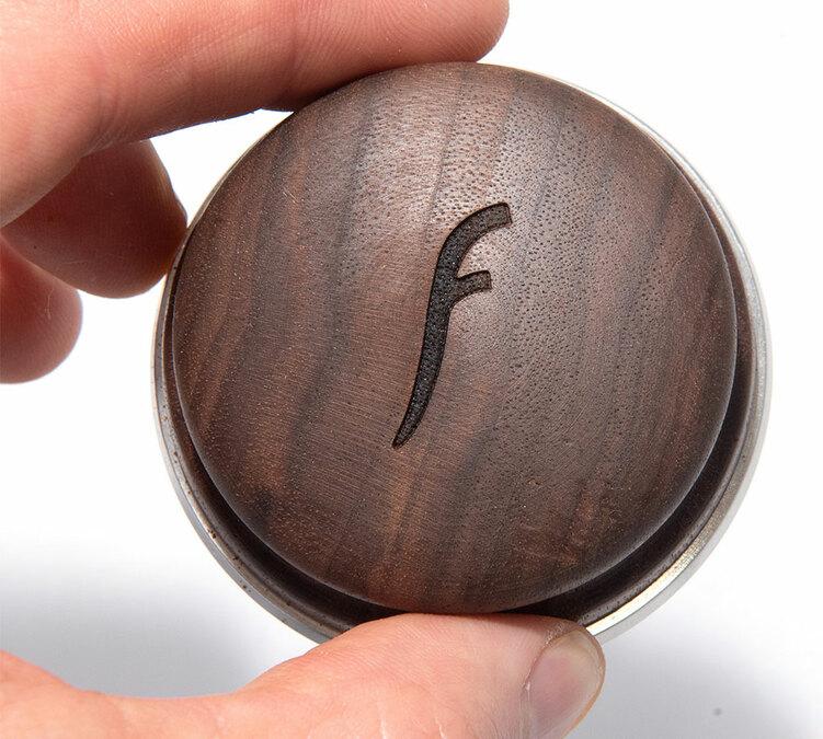 Tamper caf&eacute; FLAIR ESPRESSO bois de noyer et acier 58 mm