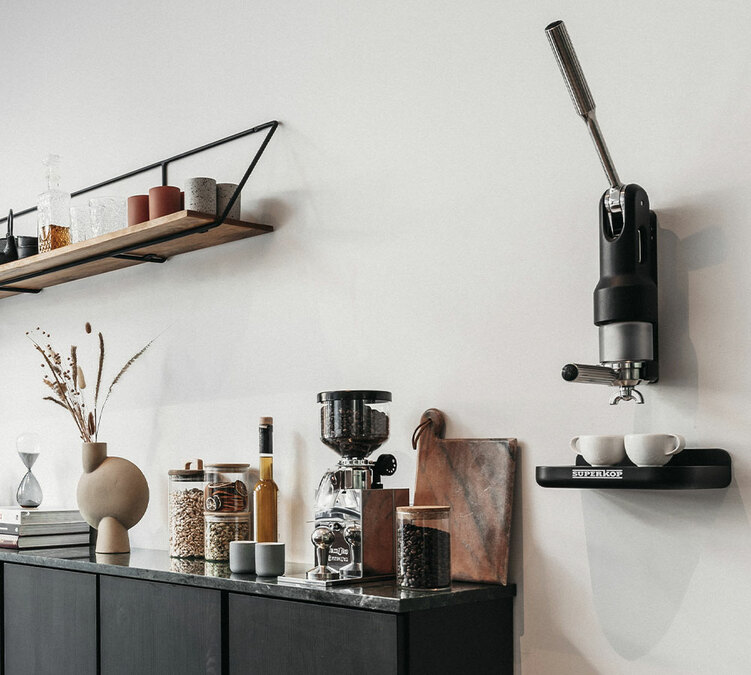 SUPERKOP Black Wall Mount Support