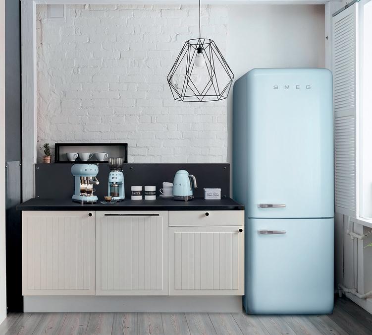 Bouilloire Smeg bleu