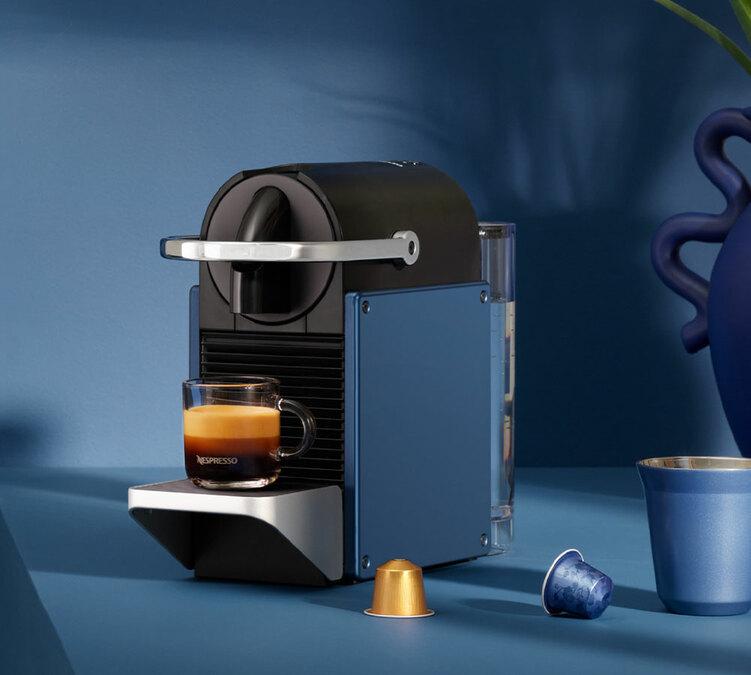 Machine &agrave; capsules compatibles Pixie bleue DELONGHI boisson cafe