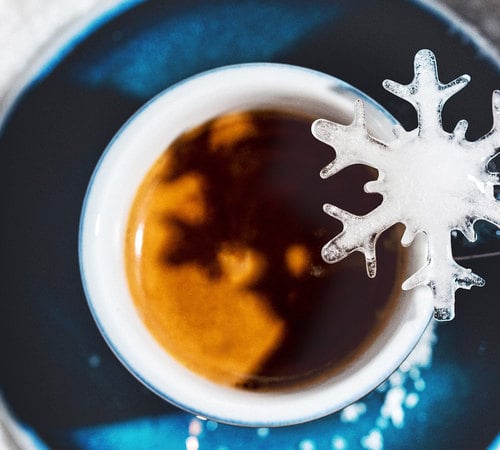 tasse de cafe winter blend 2026 lugat chocolat noir noisettes grillees epices douces