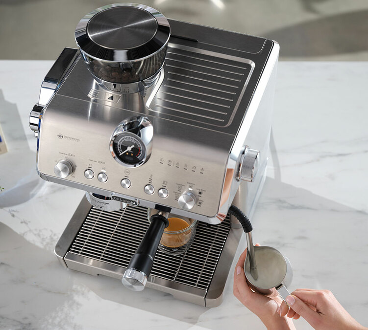 macchina da caff&egrave; specialista opera delonghi