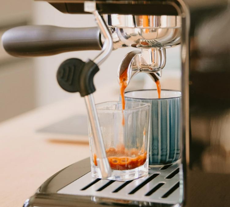 Pr&eacute;paration d'un espresso avec une dosette papier ESE Caff&egrave; Vergnano
