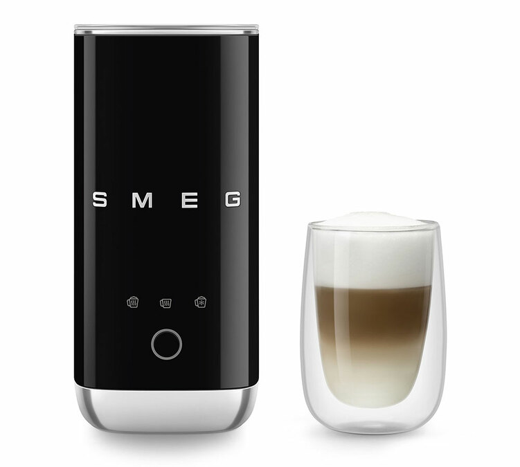 mousseur a lait smeg noir