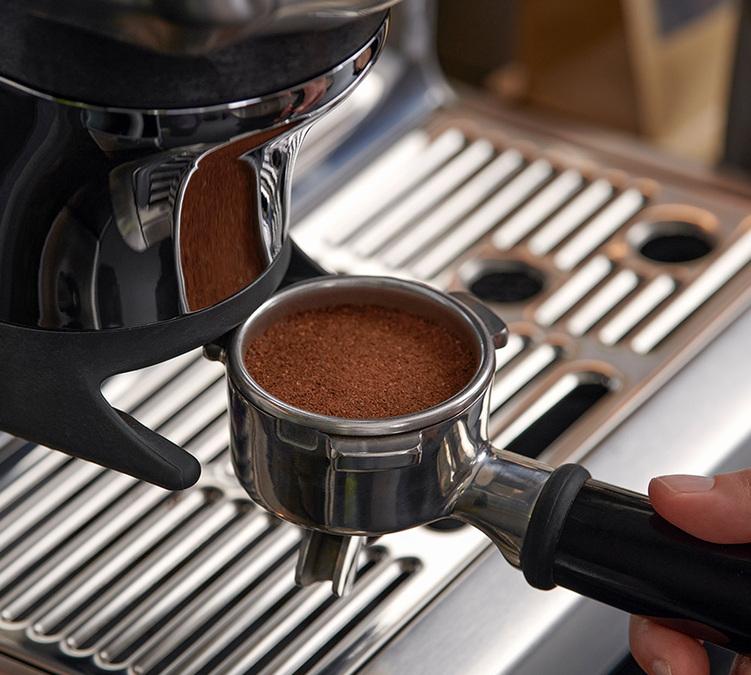 sage barista express impress almond con macinacaff&egrave;