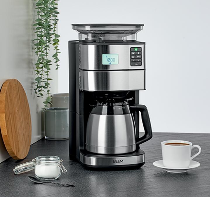 cafe prepare dans cafetiere avec broyeur