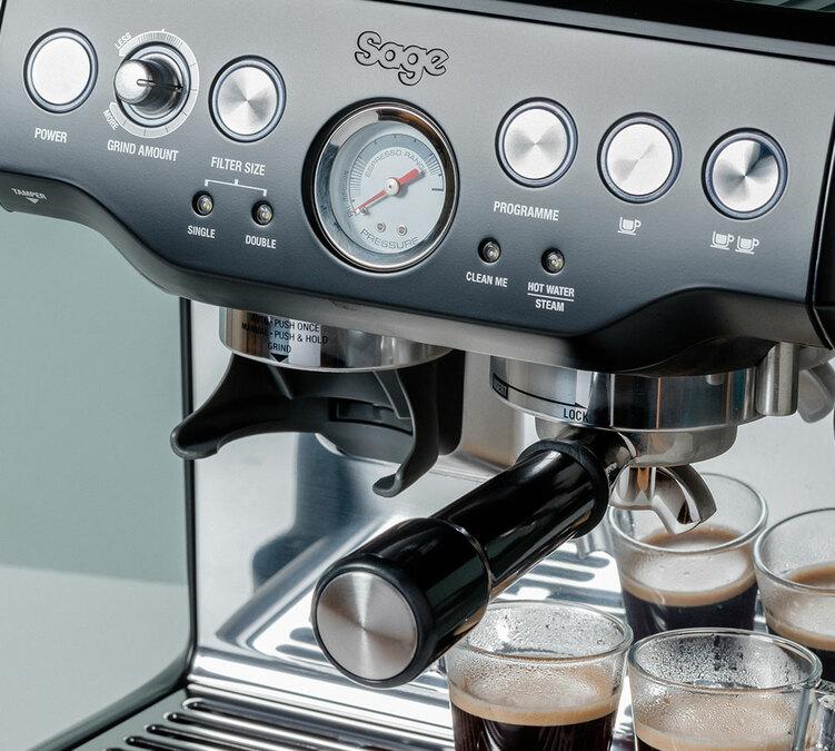 Machine expresso avec broyeur int&eacute;gr&eacute; SAGE Barista Express SES875BTR2EEU1 Black Truffle