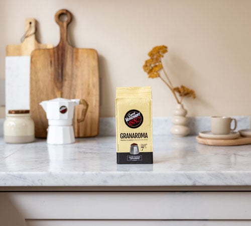 Caf&eacute; moulu Gran Aroma Classica Caff&egrave; Vergnano 250 g &ndash; assemblage Arabica et Robusta aux notes de cacao et d&rsquo;&eacute;pices