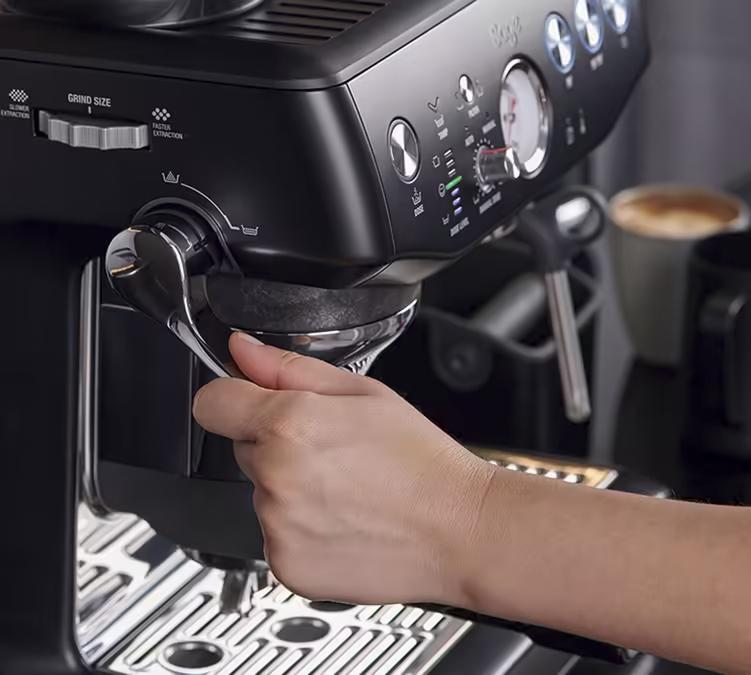 SAGE Barista Express Impress macchina espresso con macinacaff&egrave;