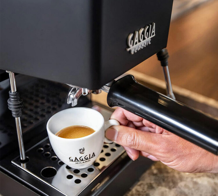 macchina caffe gaggia new classic evo black