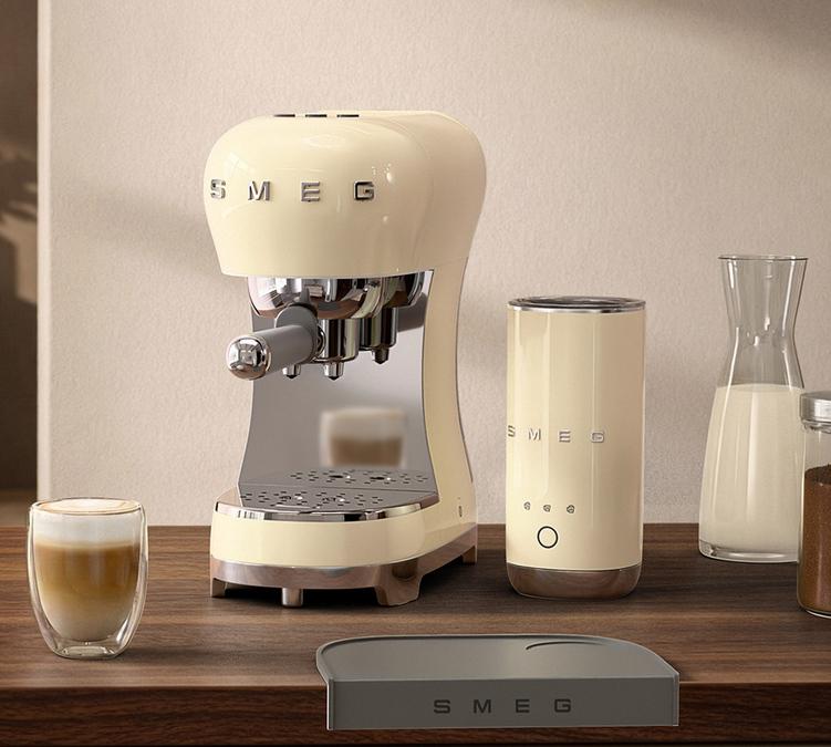 Mousseur &agrave; lait MFF02CREU cr&egrave;me - SMEG
