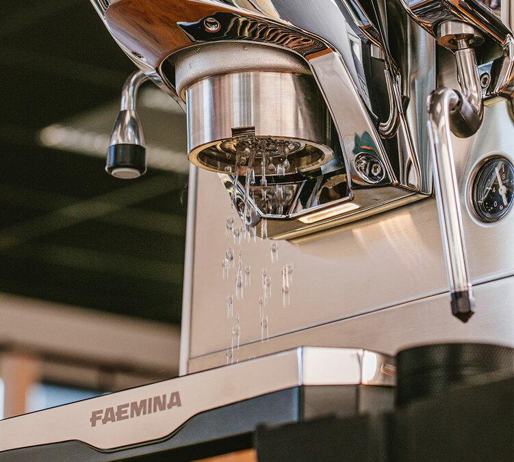 Machine EXPRESSO italienne Faemina blanche