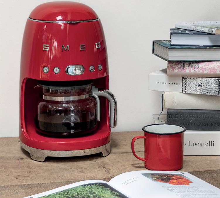 macchina caffe americano smeg rossa