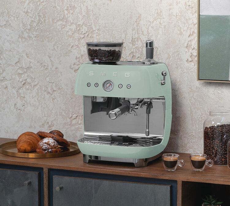 macchina espresso smeg manutenzione