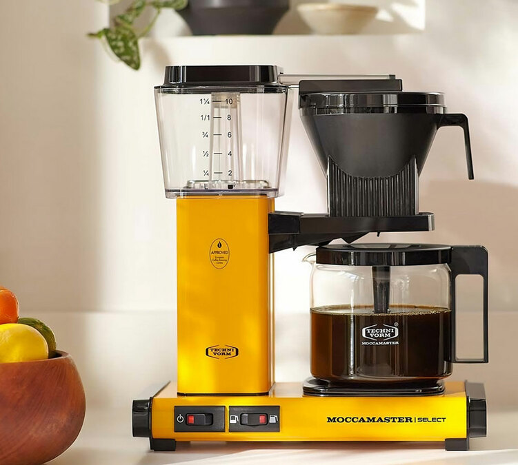 caffettiera a filtro Moccamaster gialla