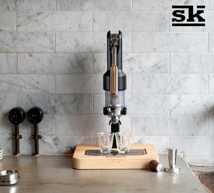 SUPERKOP lever espresso machine in black