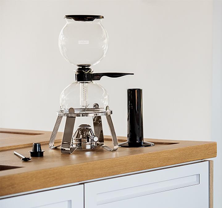 caracteristiques cafetiere a depression pebo