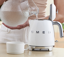 bouilloire smeg blanche