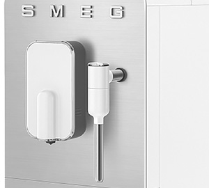 macchina da cafe automatica Smeg BCC02WHMEU