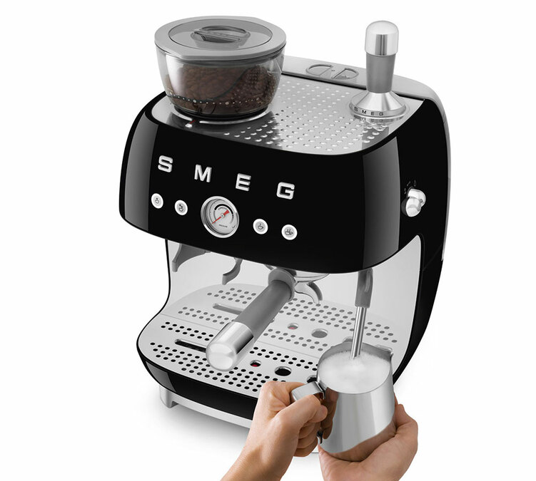 cappuccinatore smeg egf03bleu nera