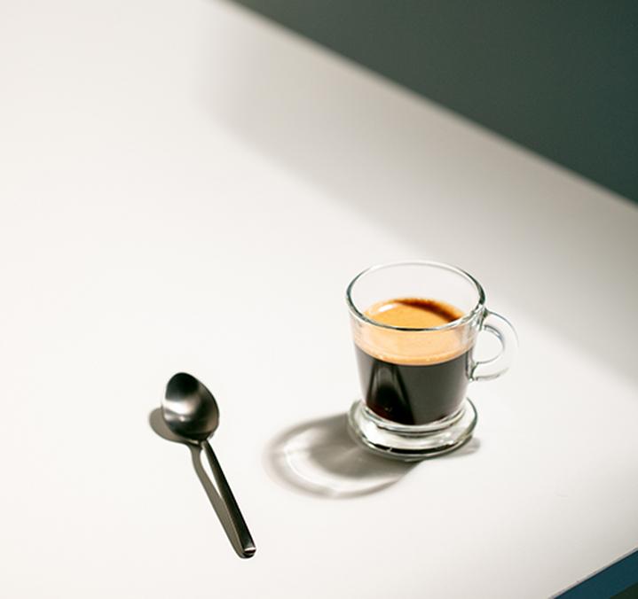 Espresso barista ristretto di Kimbo servito in una tazzina