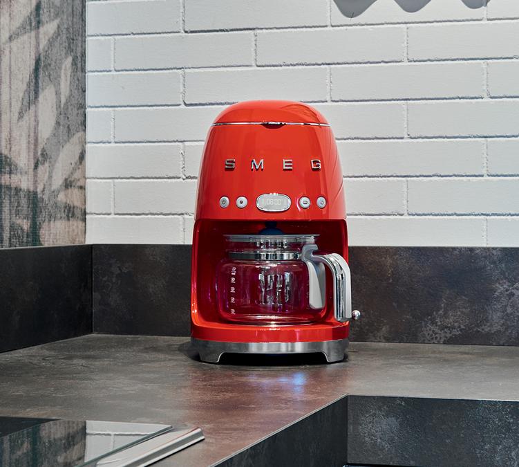 smeg caffettiera programmabile rossa